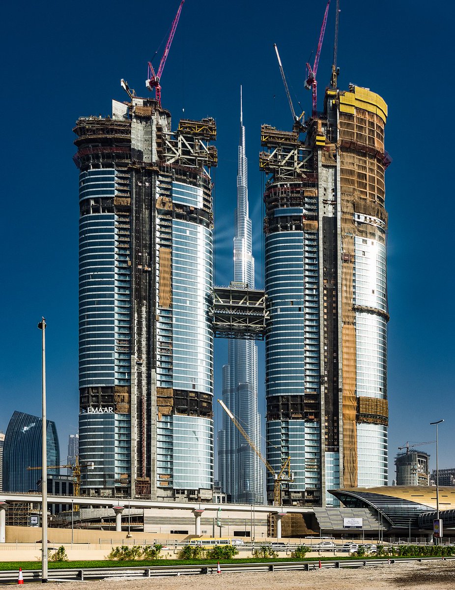 TheDubaiRealty's tweet photo. #Emaar brings new #Dubai #landmark with iconic #SkyBridge. #News
https://t.co/vh20zKLl2P https://t.co/cy0Iw0XJ4v