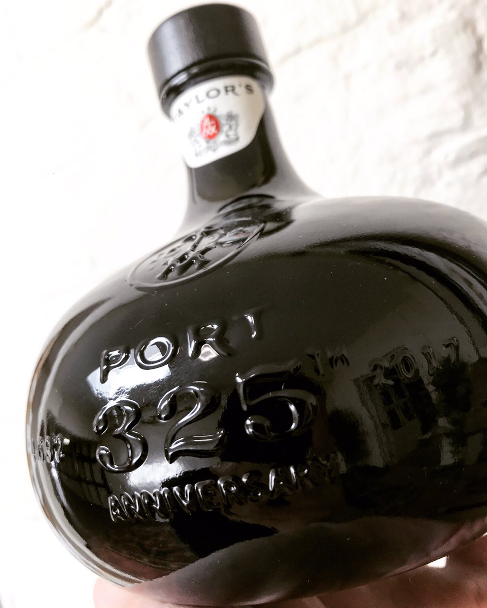 SaxtysWines's tweet photo. 10% off all @TaylorsPortWine online and In-store to celebrate their 325th anniversary ✨ Use discount code //TAYLORS325 // #Taylors325 https://t.co/WK8fB3MnoS