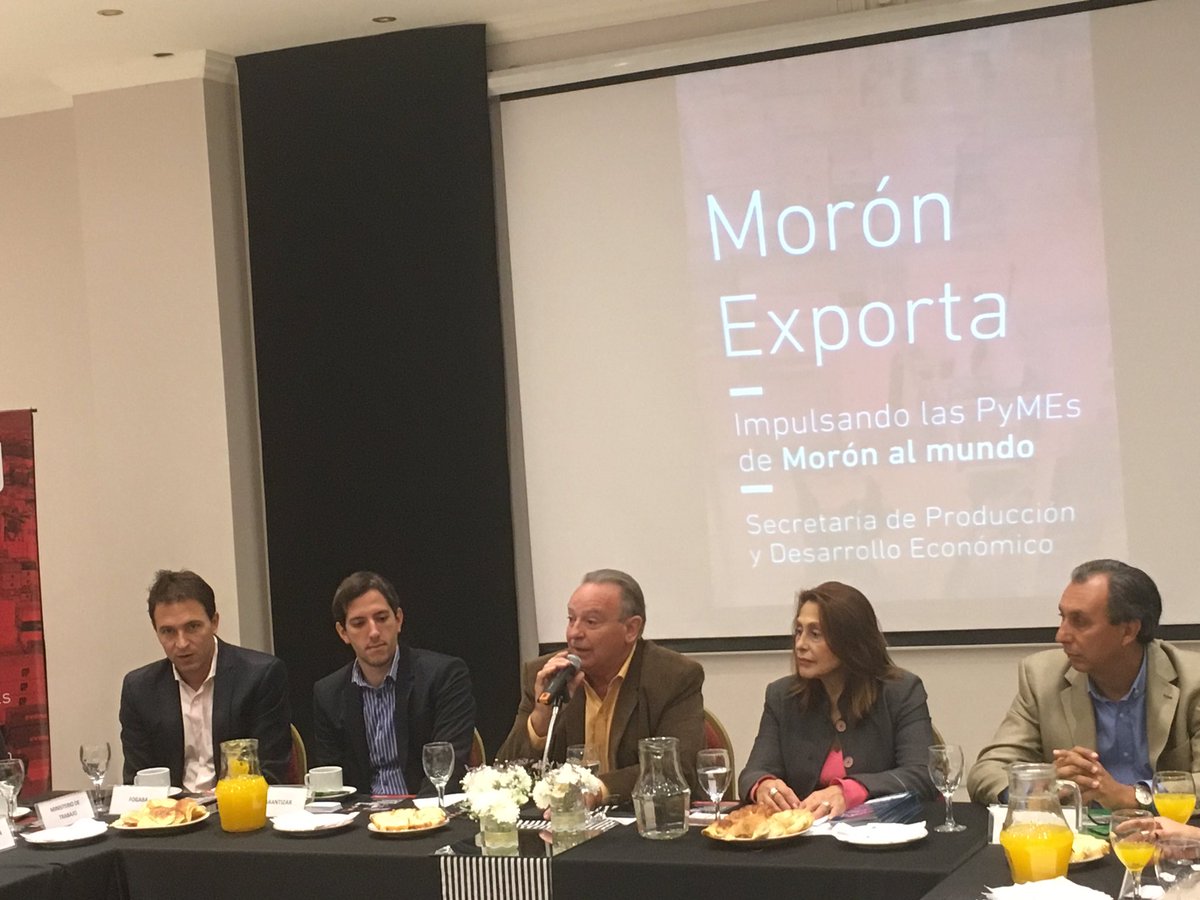 flavisfrida's tweet photo. #MesaDeDebateEmpresarial Encuentro Bancos, Instituciones y Pymes locales #Morón https://t.co/BQy3jVXloy