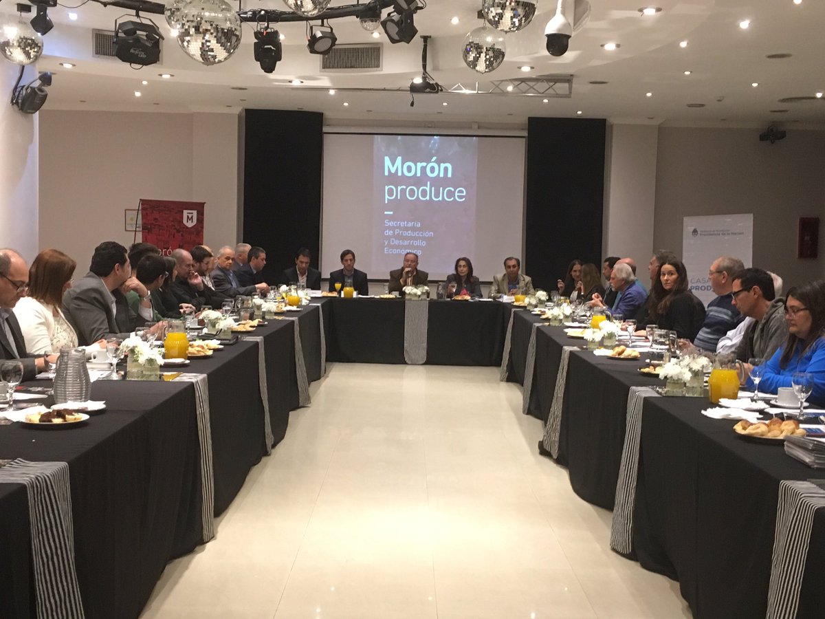 flavisfrida's tweet photo. #MesaDeDebateEmpresarial Encuentro Bancos, Instituciones y Pymes locales #Morón https://t.co/BQy3jVXloy