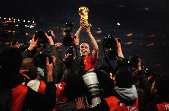 Happy birthday, Andres Iniesta.

Tap   if you think he\s the best midfielder of his generation. 