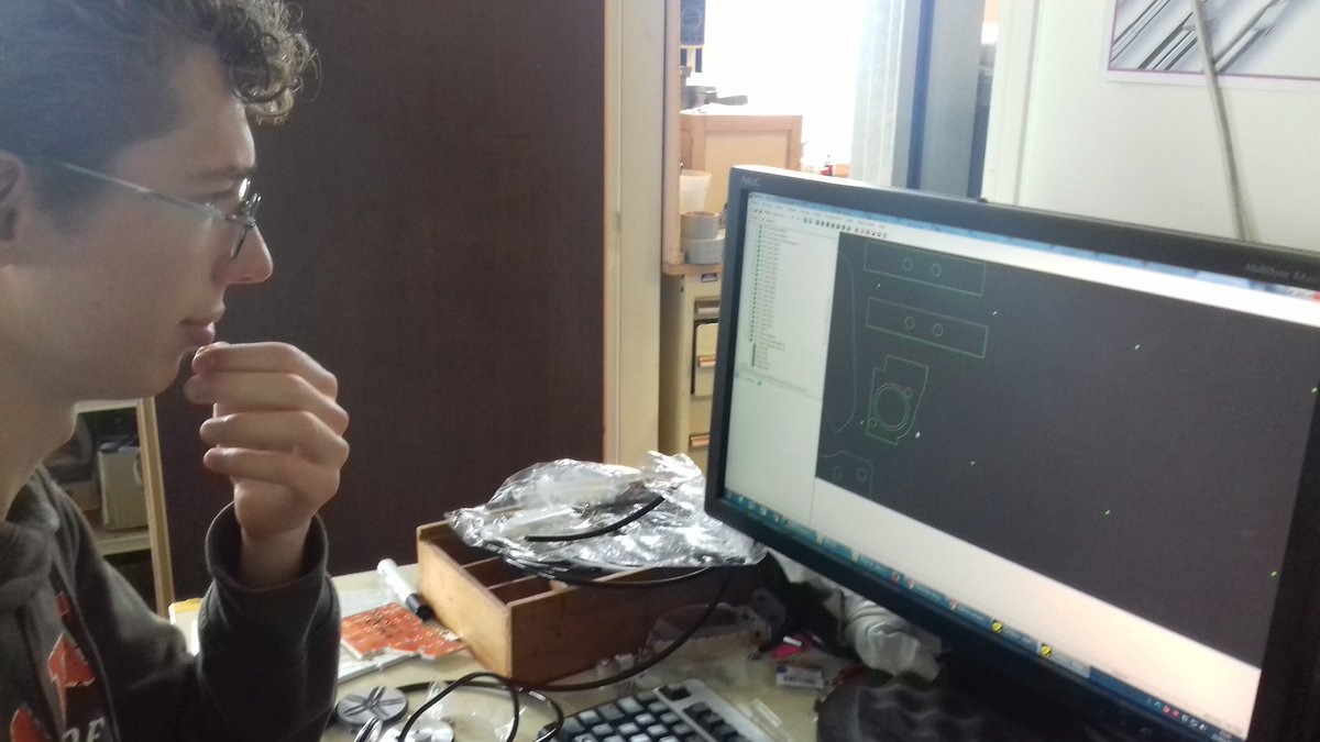 Ici on prépare un prochain usinage à la CNC pour la #cdr2017 ! Les fraises de <a href="/Magafor1/">MAGAFOR Outillage</a> sont d'ores et déjà équipées pour la bataille ! ~HD