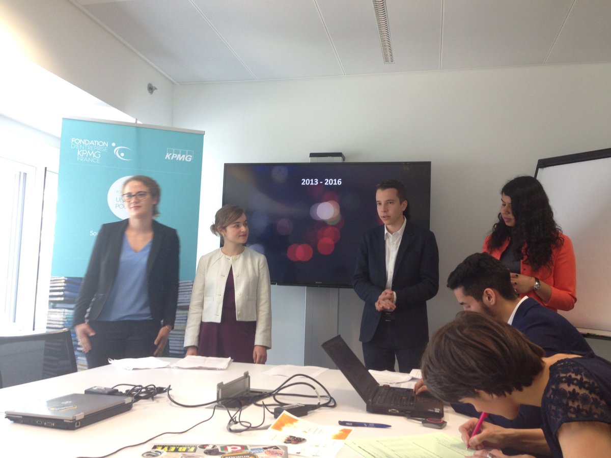 EnactusFrance's tweet photo. Focus Coaching : les équipes se préparent pr la Compétition Nationale aujourd'hui à Lille &amp; Paris et demain à Lyon! Merci à @FondationKPMGFr https://t.co/uB7C8HBWy4