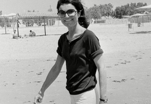 wwd's tweet photo. Jackie Kennedy's 1962 @Cartier watch is for sale. See the rare timepiece here: https://t.co/olZ9mHHDSy https://t.co/gdjwSvv5ZO