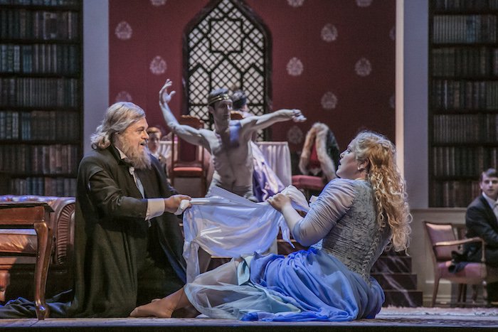 Warum ein Tänzer die Hauptperson bei ner Oper war? Hier nachzulesen bei unserer Rezension zu Salome <a href="/theaterRGNSBRG/">Theater Regensburg</a>  ow.ly/MB7530bDkHS
