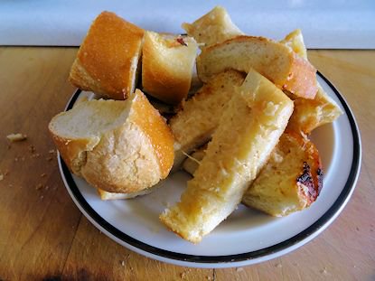 DiscoDavid9's tweet photo. BBQ requires a great side. Try Grilled Spicy Garlic Bread. Recipe at https://t.co/Ao76bVXwrY #garlicbread #bbqbread https://t.co/Aoax1y0rJx