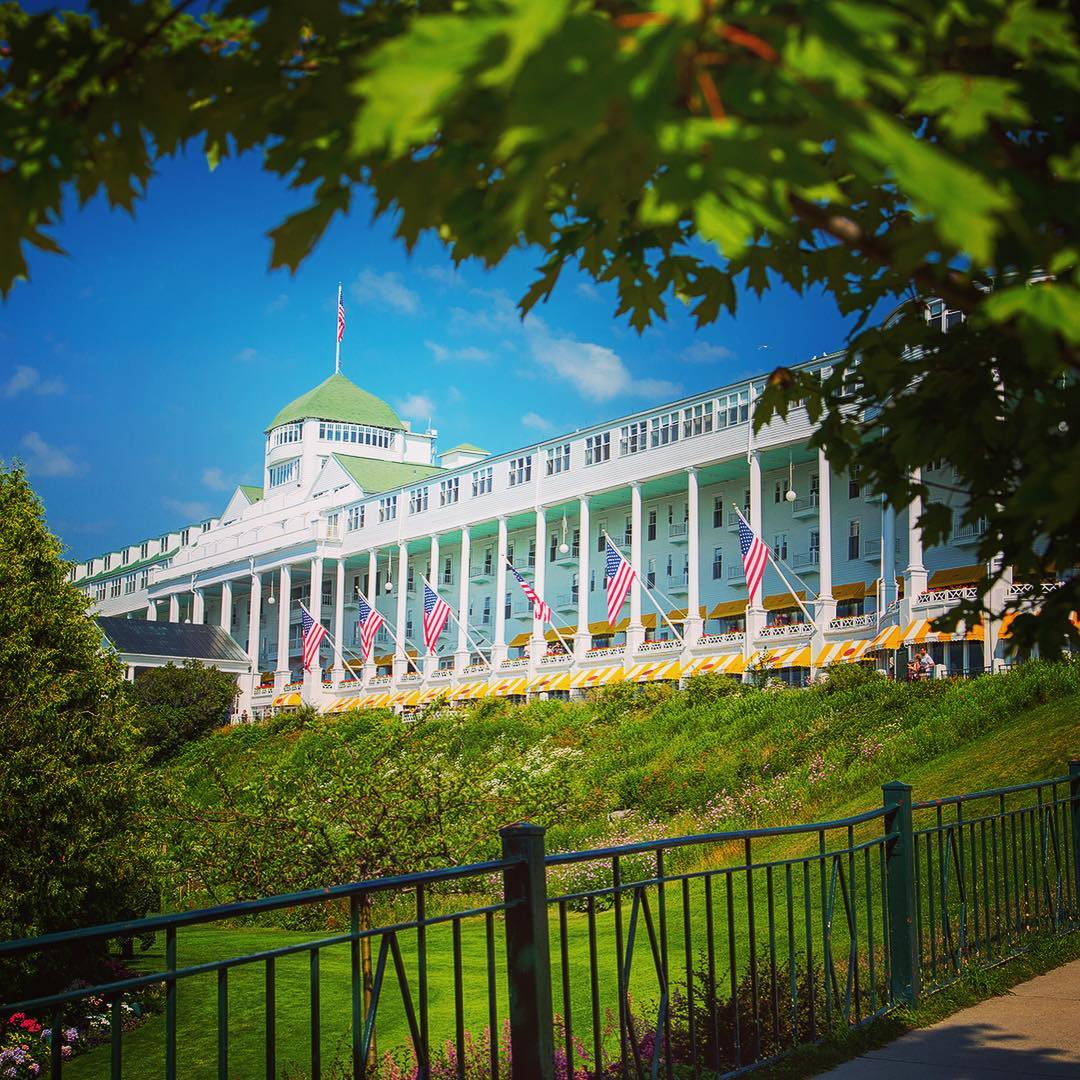 PureMichigan's tweet photo. Today's the day! Join us for our vacation planning-themed #PureMichiganChat live at Noon from the @GrandHotelMI! https://t.co/qLaA9ZIyql