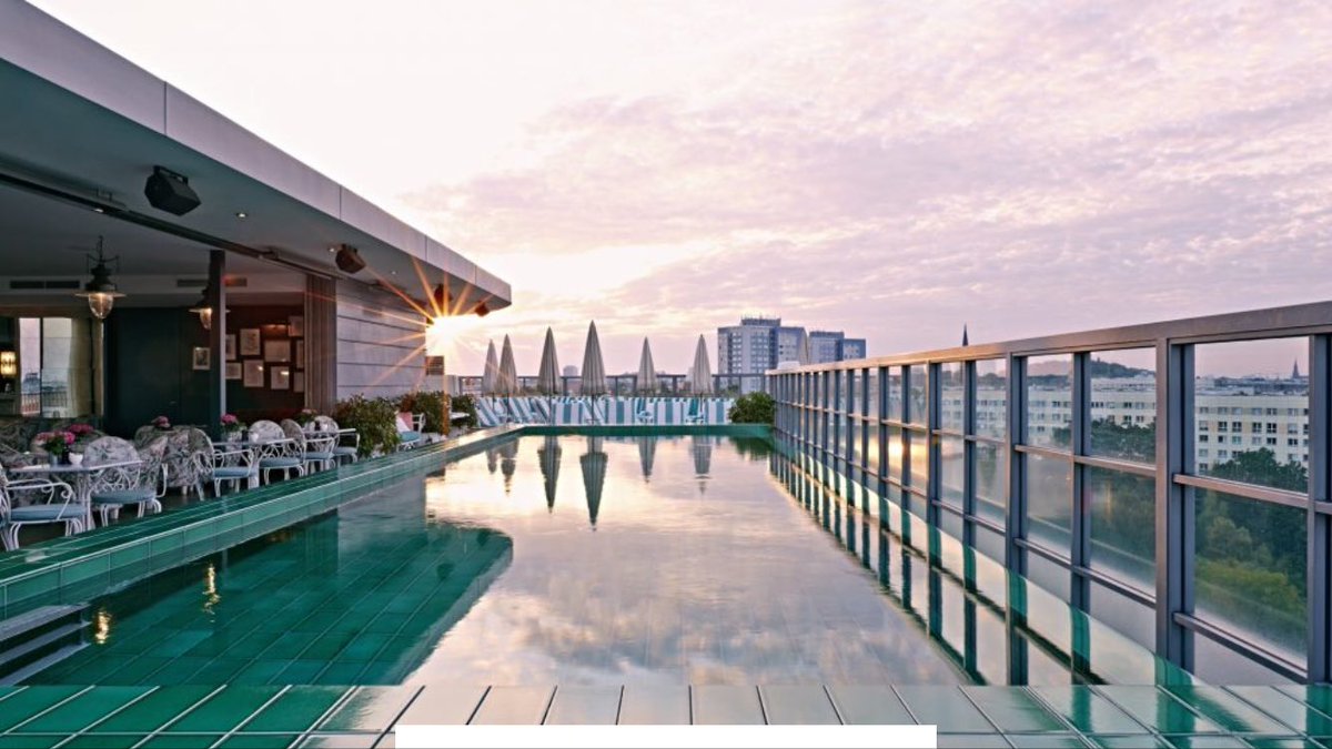I'm a huge fan of Soho House. Check out my favorites around the world ➡️worldcitizen.se/mina-soho-hous…