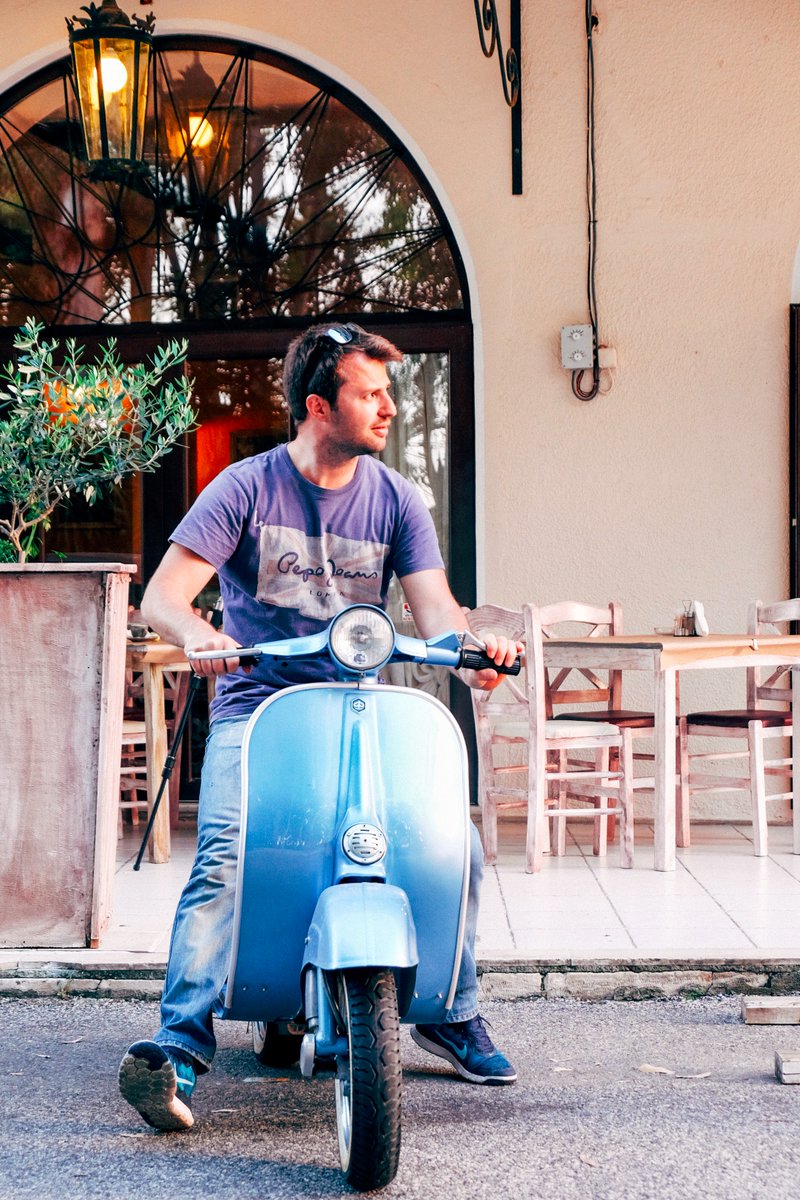 HotelBlogr's tweet photo. #Foodies meet the chef behind @AvliCorfu to reveal #corfu's famed seafood. @aboutcorfu #thisismycorfu @VisitGreecegr https://t.co/qu5XefFUjY https://t.co/f8RzeLV5qJ