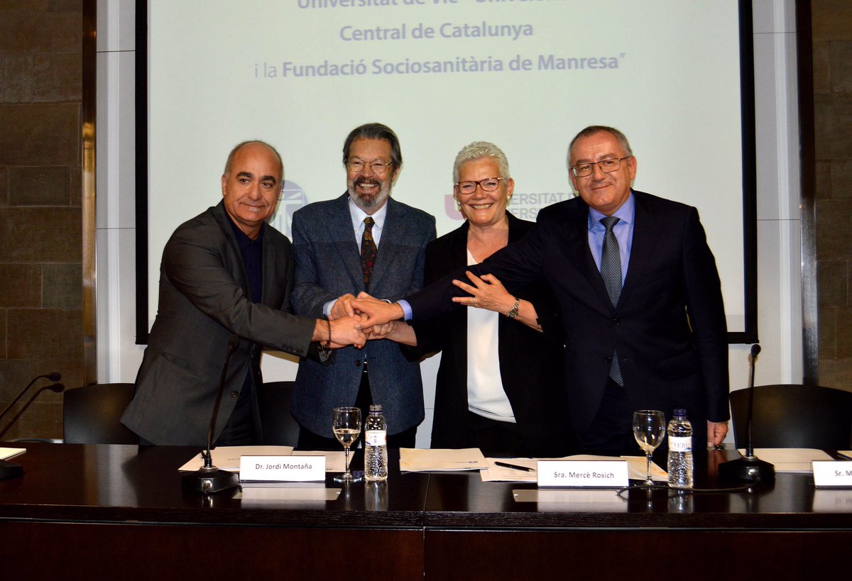 manel_valls's tweet photo. La suma sempre ens fa millors. #orgullfssm de ser institució universitària. Gracies @UManresa @uvic_news per fer-nos millors https://t.co/9lSG3pqRUY