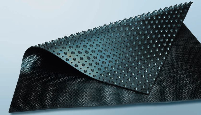 Without a foam underlay, the Comfort Roll N 33 offers superb comfort in free-
stall cubicles!