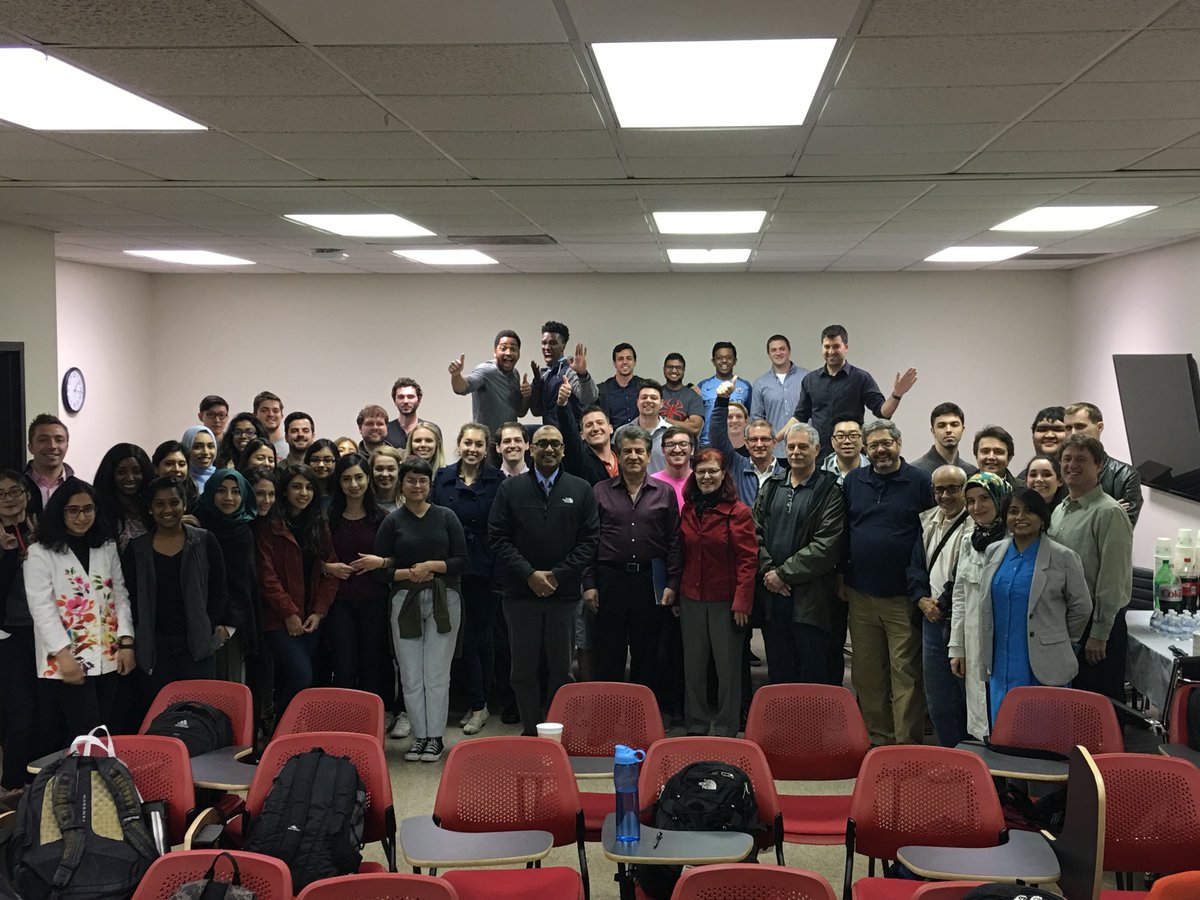 UIC_ChE's tweet photo. Congratulations to the Class of 2017! We are so proud of all of you! #cheuic @UICEngineering @UICAlChE https://t.co/mLA3WvpNtH