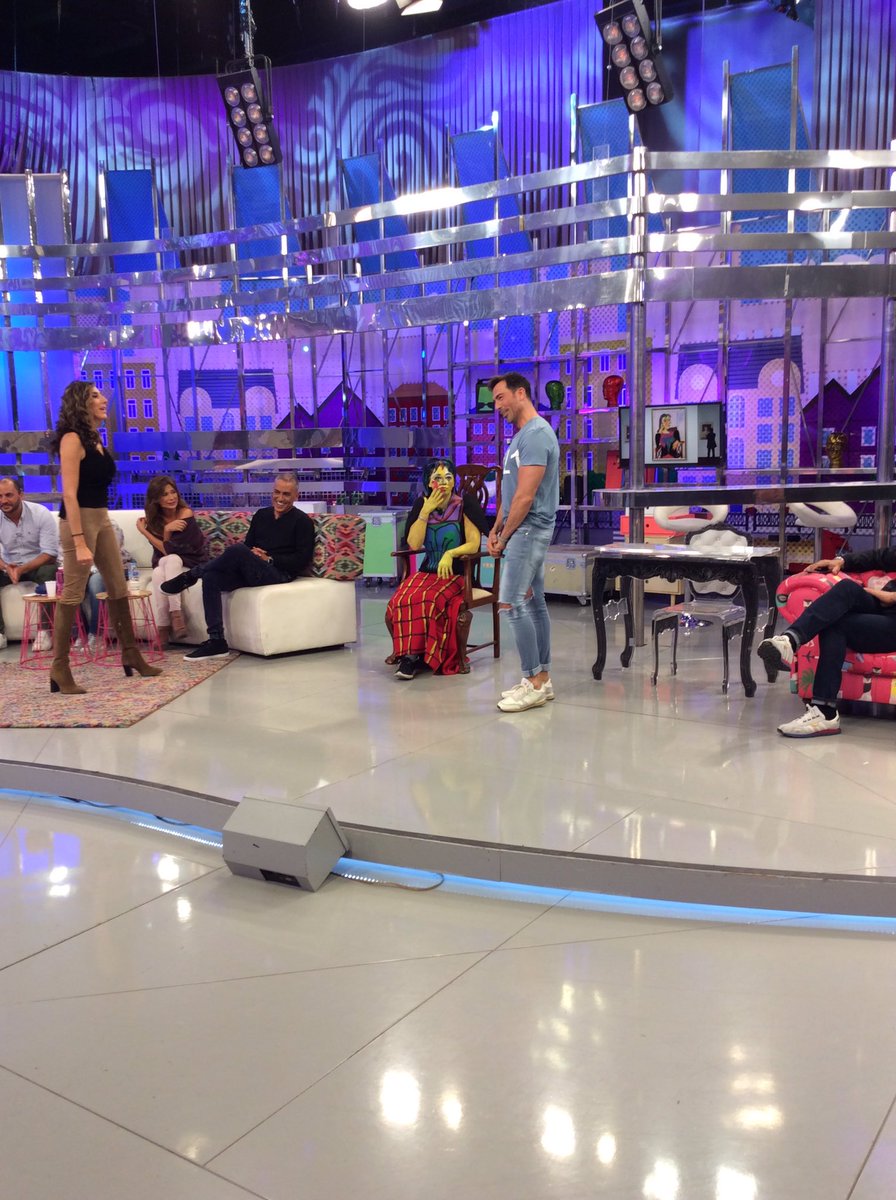 salvameoficial's tweet photo. VOTA: ¿Que tal Belén como mujer picassiana?
🔁=NO ME CONVENCE
❤=ME ENCANTA
#hechauncuadro #yoveosálvame @fabricatele https://t.co/PZdEGRwUna