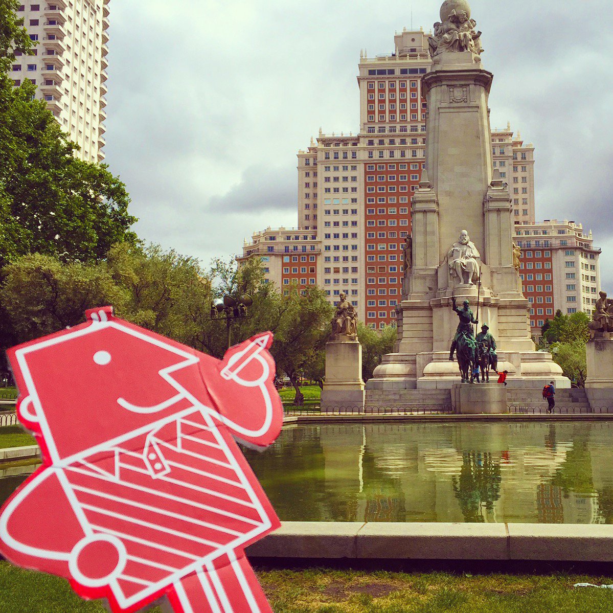 LUMAInstitute's tweet photo. The LUMA System empowers people to #Innovate everywhere, including #Madrid! See our #LUMAtic's travels on Instagram: https://t.co/oPgd0OgFRQ https://t.co/VlcB0JFiWA