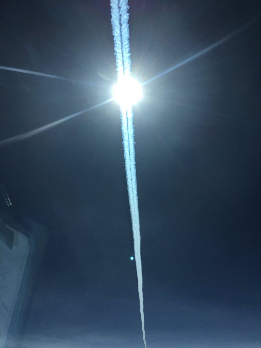 theplayer_pilot's tweet photo. I've lost him it the sun....where'd who go.....@TopGunMovie #avgeek #pilotseyeview https://t.co/hR2gHX61ZL