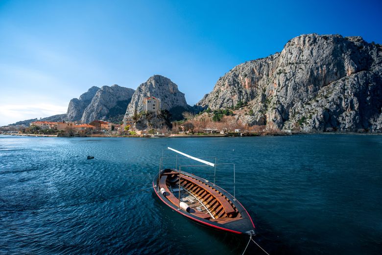 LikeCroatia's tweet photo. Lose Yourself in Labyrinth Festival - https://t.co/5NnBblfD0S https://t.co/5tqH8Fbobg