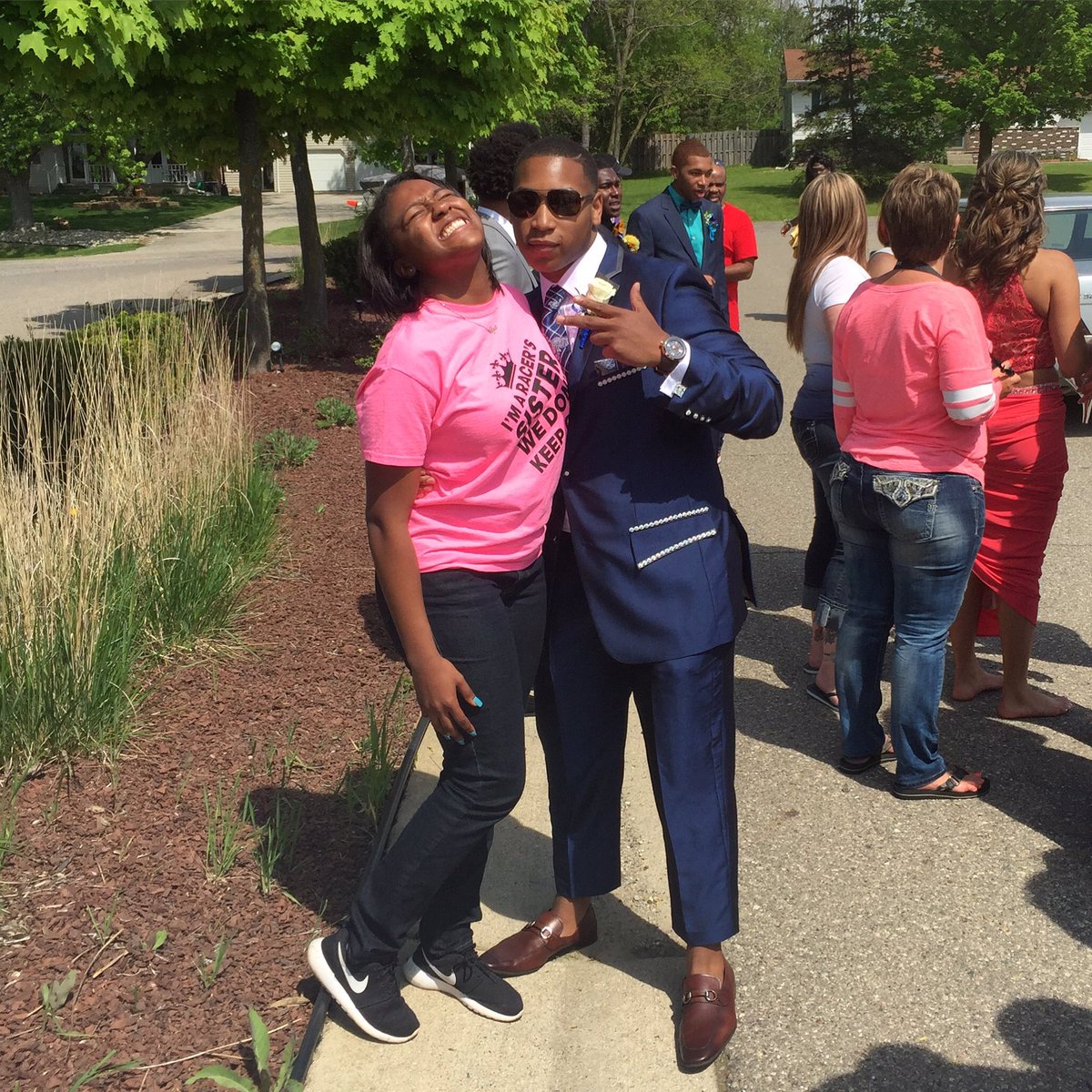 _Ciyaaa's tweet photo. Happy Birthday Bro of Honorππ love ya! See ya laterππππ€πΎπ€πΎ #theonlybff #FunToBePetty #LowerCaseT #BigBootyT https://t.co/AglnOCALd9