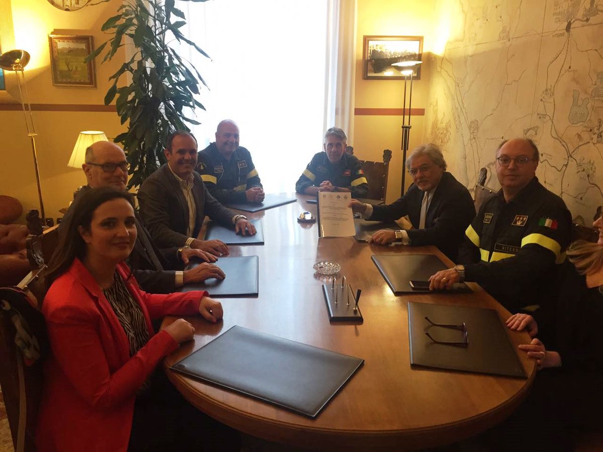 FiloDiretto's tweet photo. #Tarquinia il sindaco Mauro Mazzola ha firmato in prefettura questa mattina la convenzione per i presidi acquatici dei Vigili del Fuoco https://t.co/BK9QhdrvW3