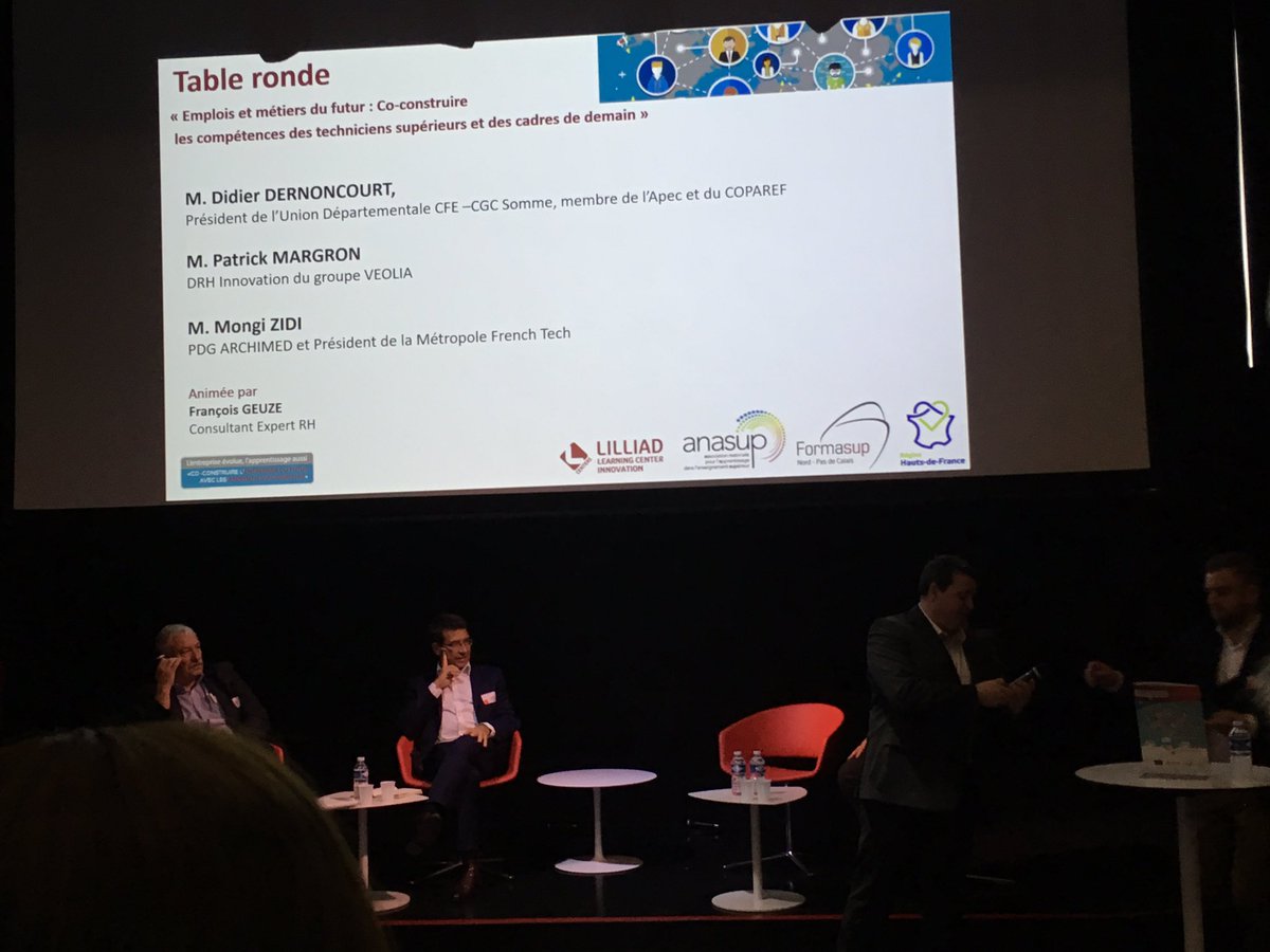 Table ronde : #emplois et #métiers du futur. #Cappsupp <a href="/FormasupNPC/">Formasup NPDC</a> - M. Margron <a href="/Veolia/">Veolia</a> - M. Zidi - M. Dernoncourt <a href="/CFECGC/">CFE-CGC</a>. #RH
