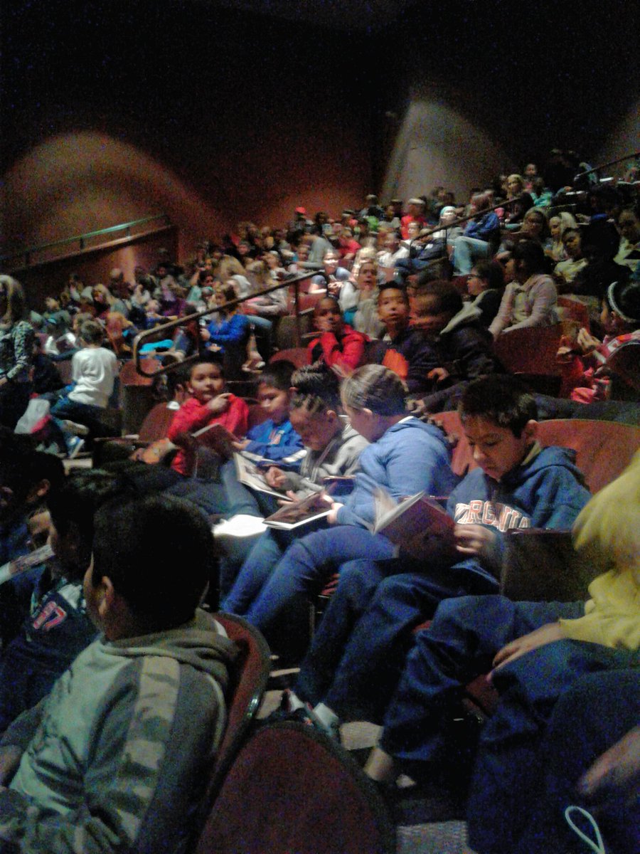 NSEBenitez's tweet photo. 3rd and 4th grade watching Hetty Feathers at The Delaware Theatre Company @busybeesoflewis @LewisBeeNews https://t.co/BjkaJOHUzH
