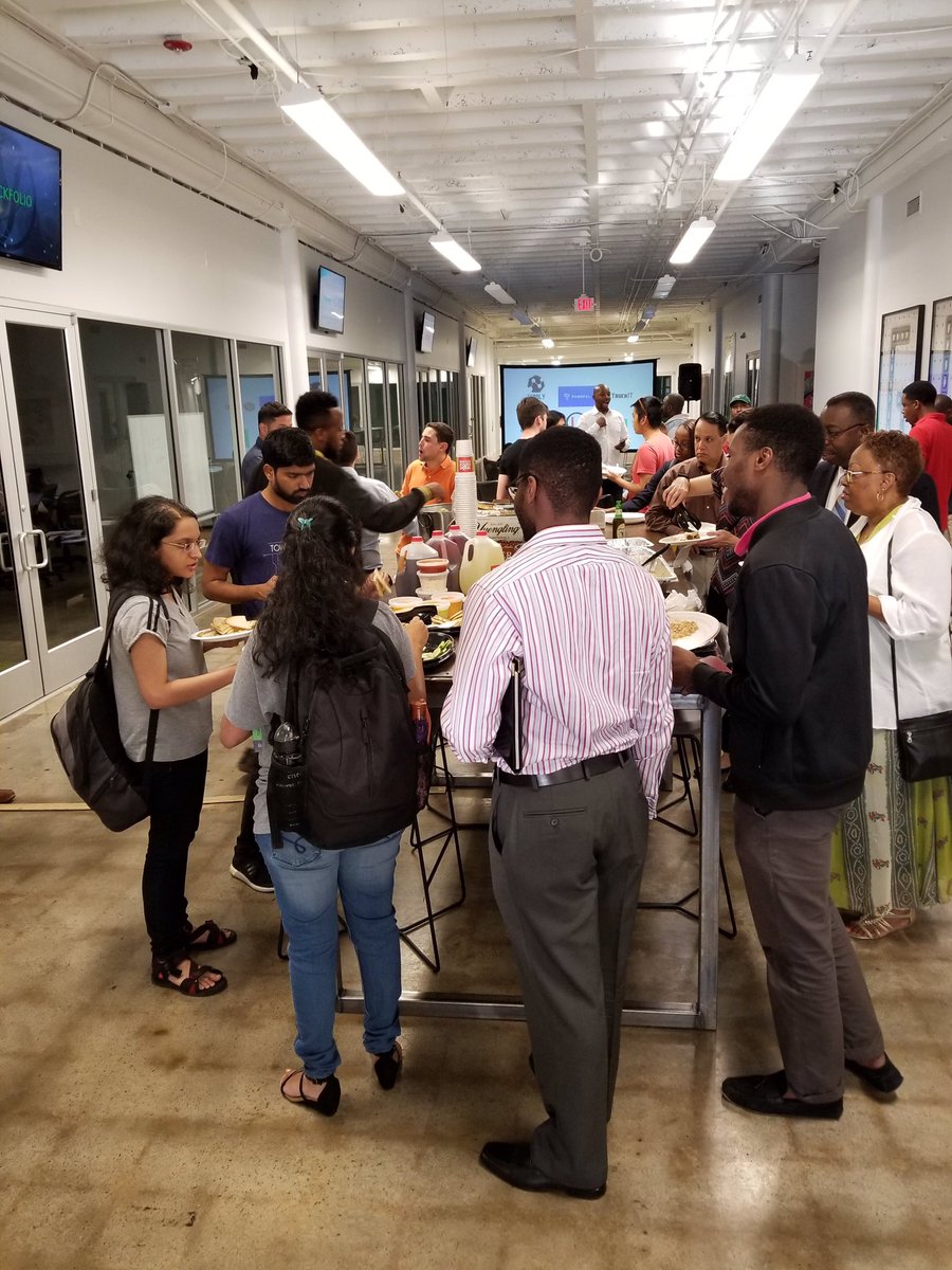 TechSquare's tweet photo. What an amazing turnout for #openlabs last night! Thanks everyone for dropping by!😀 #AtlantaStartupWeek https://t.co/8yZJz8lg8M