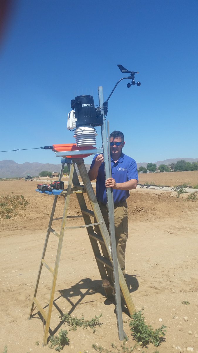 #RFIDLIVE <a href="/RTVEngineering/">RTV Engineering</a> located in the #AIM pavilion booth 412A will be opening a bit late today went out to do a quick local install :-)