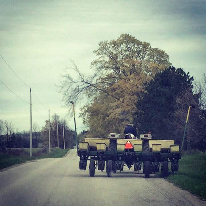 StephanieLeeB's tweet photo. Grampa always has to be the first on the corn planter, with his old White #FieldBoss β€οΈπ½ #plant17 #ontag https://t.co/XhCI9XFswP