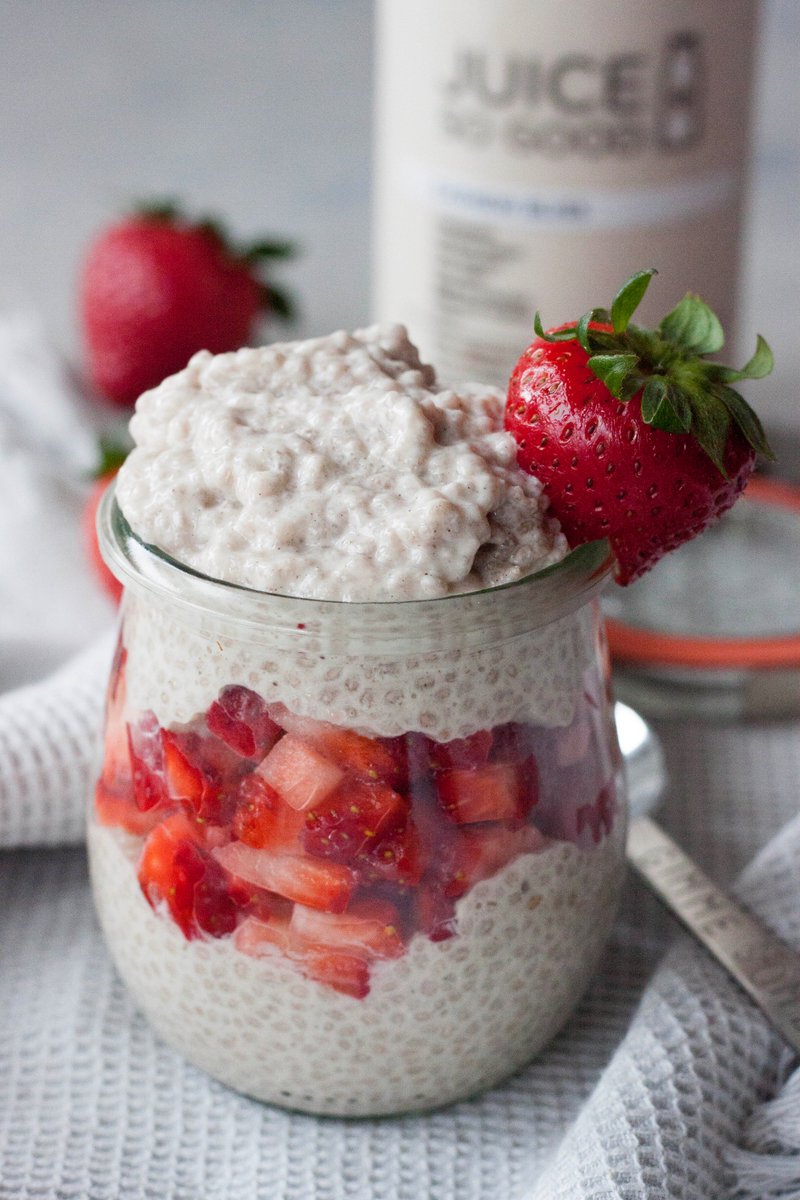 Miss_Whisk's tweet photo. Delicious, #healthy, easy Strawberries and Cream Chia Pudding Parfaits, perfect for #MothersDay! https://t.co/Ed9zOPilpB #vegan #glutenfree https://t.co/Wjw94A08Oy