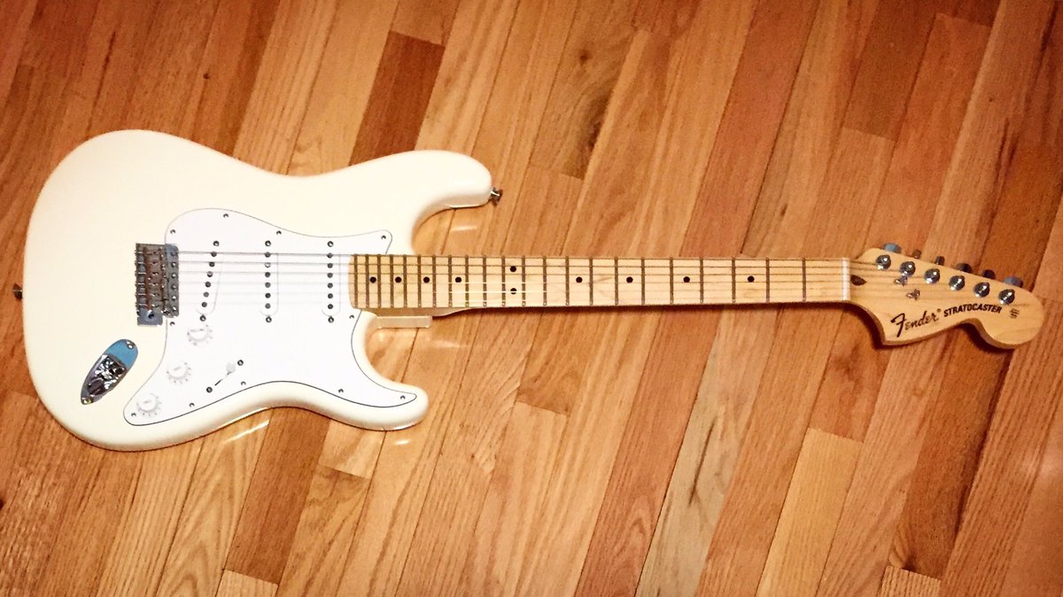 DigMeUnderBand's tweet photo. Dear Prudence...
2016 @fender #stratocaster #americanspecial https://t.co/kVna5zTmI9