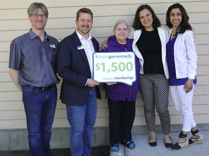 susanbyrom's tweet image. Cheers to #SimpleGenerosity award recipient Cherie, donating her $1,500 to Salt Spring Women Against Violence bit.ly/2q8SDsL