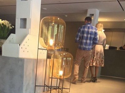 Навального обнаружили в отеле в Барселоне (20тыс руб/сутки на одного).  Спасибо Украинской певице за мини расследование. #Навальный <a href="/navalny/">Alexey Navalny</a>