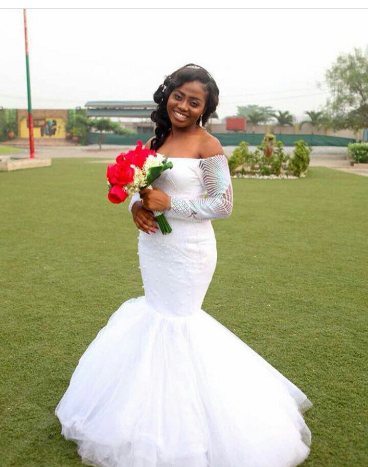 SarahChristian_'s tweet photo. She get you T-bills instead of the PS4. Fast forward and you could use it to pay for the gown.
#sarahchristianbride https://t.co/X3sjSzsIyM