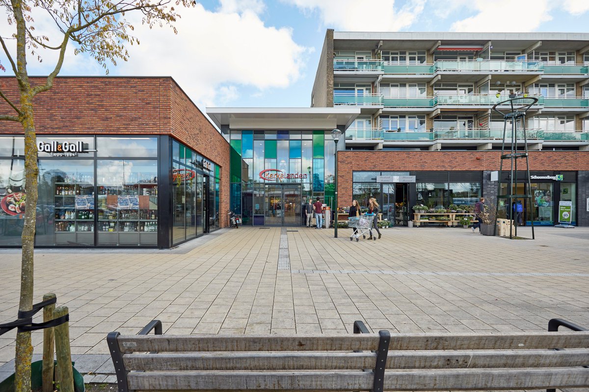 architectenweb's tweet photo. Na 2 jaar verbouwen door @BurovanderGoes viert winkelcentrum Kerkelanden Hilversum morgen het resultaat: https://t.co/DQhwolhToS https://t.co/bKykvEhAY0