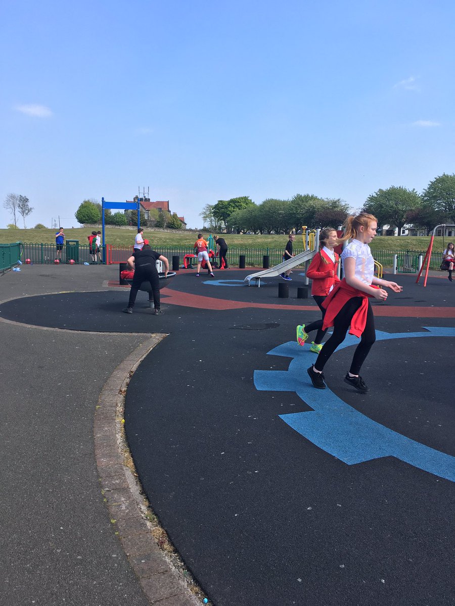 BPS_P7B's tweet photo. A fun day at the park for Mrs Barr's last day! https://t.co/KyGOTcBLHA