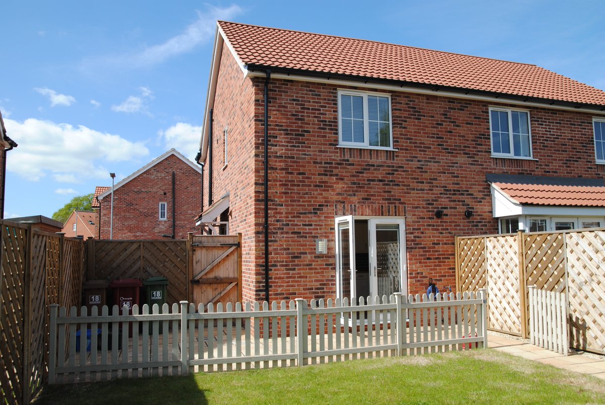Well presented modern property available to rent in Brigg brown-co.com/properties/104… #rentwithbrownandco