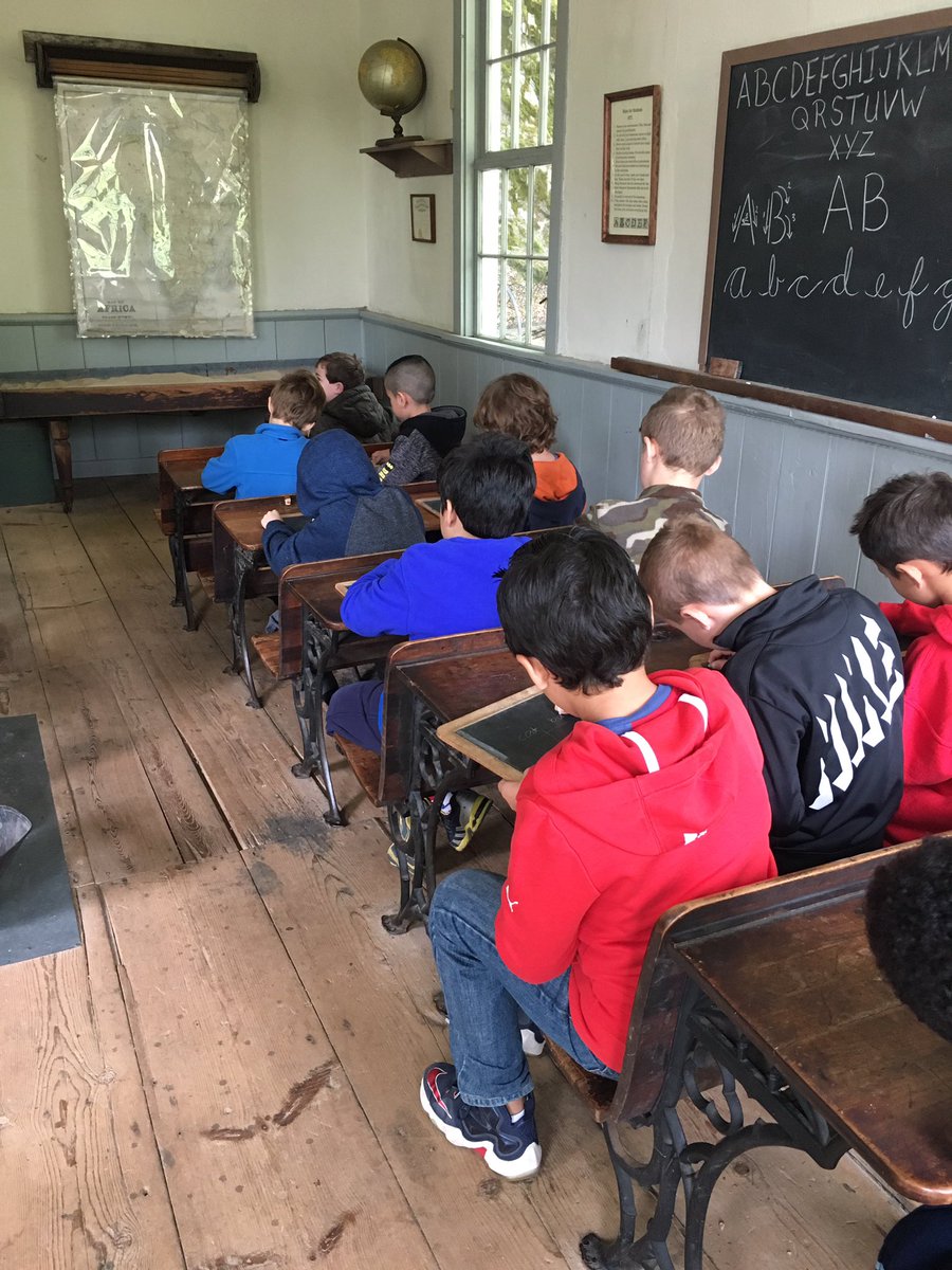 CGgrade2's tweet image. Life in the 1890's!  Whiteboards replace slate.. Fun to compare. 
@CenterGroveES