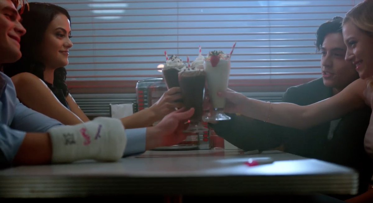 Tonight's the #Riverdale finale at 9 on the #cw. Have your tissues ready and thanks for being such great, passionate fans. We 💙 you.