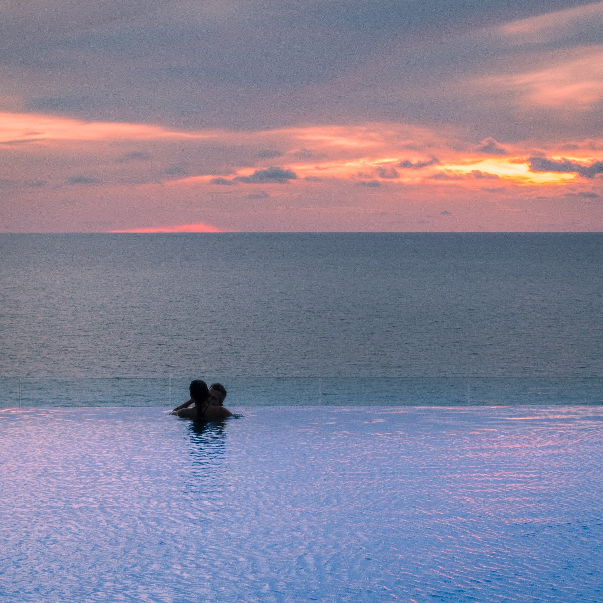 Amazing sunset from <a href="/HyattCartagena/">HyattCartagena</a>. A great atmosphere captured by a small camera. <a href="/Sony/">Sony</a> #rx100 #rx100III #camera #digital #photo #travel