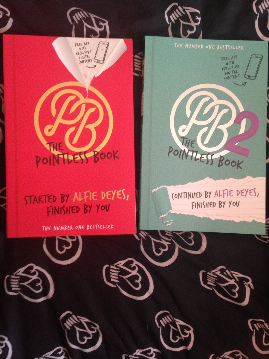 goujonqueen's tweet photo. Love these new covers @PointlessBlog #pointlessbook https://t.co/fw6MguW7W1