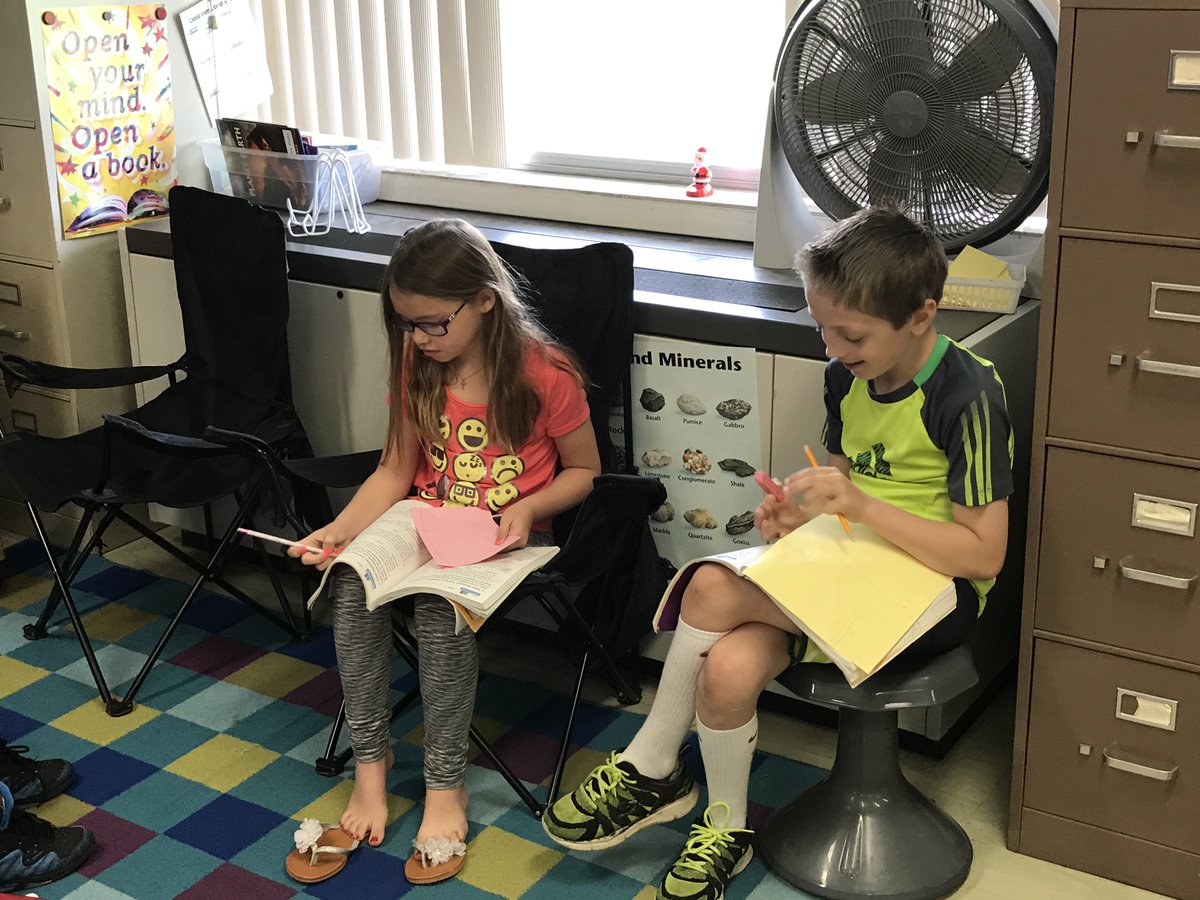 SchDistofMilton's tweet photo. @SuperinTIMdent, @DoxeyGrade3 talented @gomiltonwest students were smiling as they worked together through today's math lesson! #SDMTalent https://t.co/0FHyWi151z