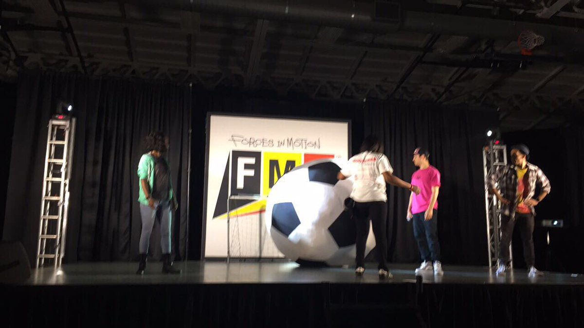 apsupdate's tweet photo. Brown Middle School students enjoying a lesson about Newton's Laws of Motion at the @honeywell #FMAlive! @APSBrown https://t.co/9S0Owdb5Uc