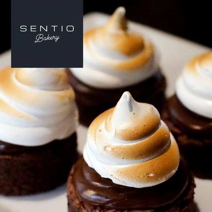 SentioBakery's tweet photo. Estamos renovando nuestra imagen pero el sabor sigue siendo el mismo de siempre.Te animás a probar nuestras minitortas? Vení a Sentio Bakery https://t.co/ECOWvNzox0