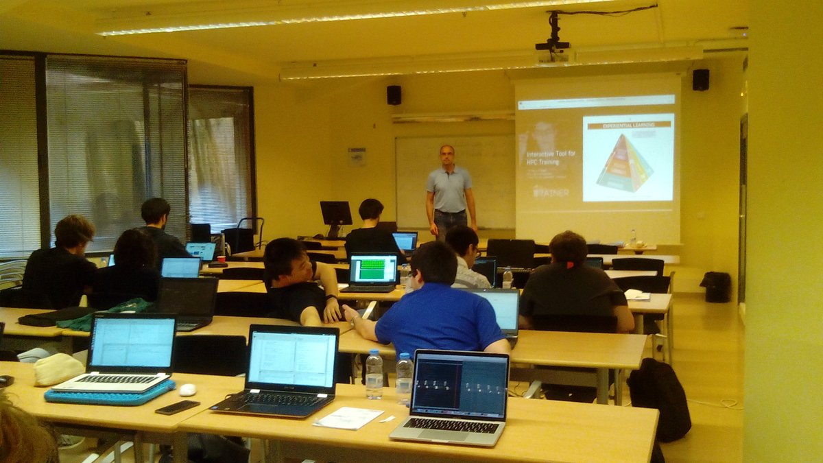 codee_com's tweet image. Manuel Arenaz at .@BSC_CNS teaching a course on #ParallwareTrainer.  #ExperientialLearning #edtech