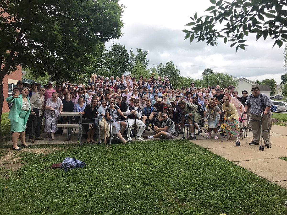 JagOfficers2017's tweet image. #SHSSeniorSpirit