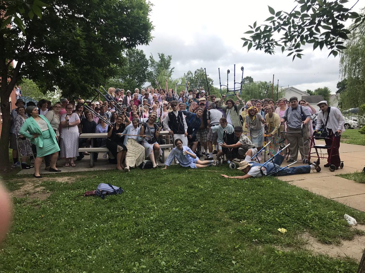 JagOfficers2017's tweet image. #SHSSeniorSpirit