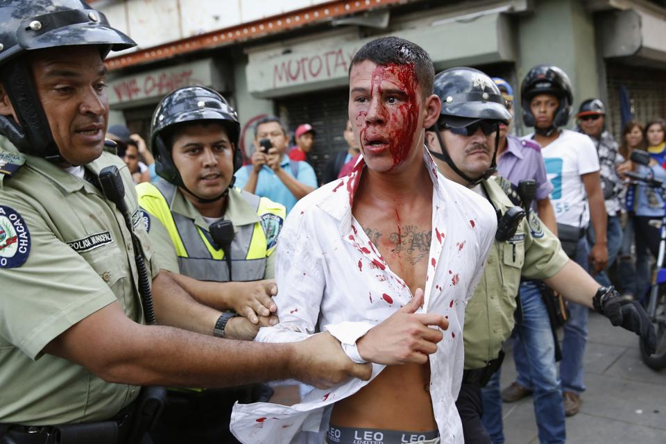 ramirezcd's tweet photo. @SenBobCorker ask @IntlCrimCourt to open investigation against Venezuelan President regime for #CrimesAgainstHumanity  #SOSVenezuela https://t.co/BHNLSuRzFH