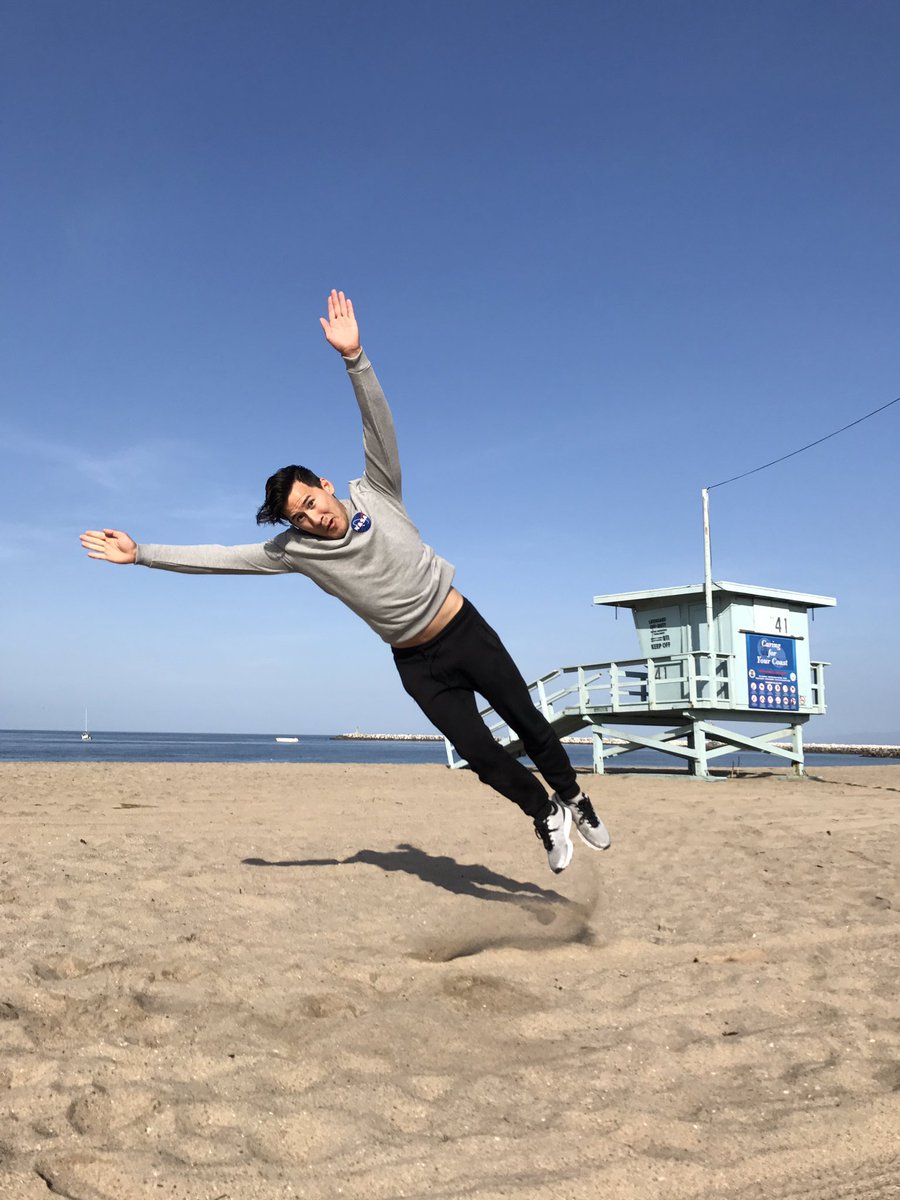 markiplier's tweet photo. life has its ups https://t.co/TtAM5Ag7Nw
