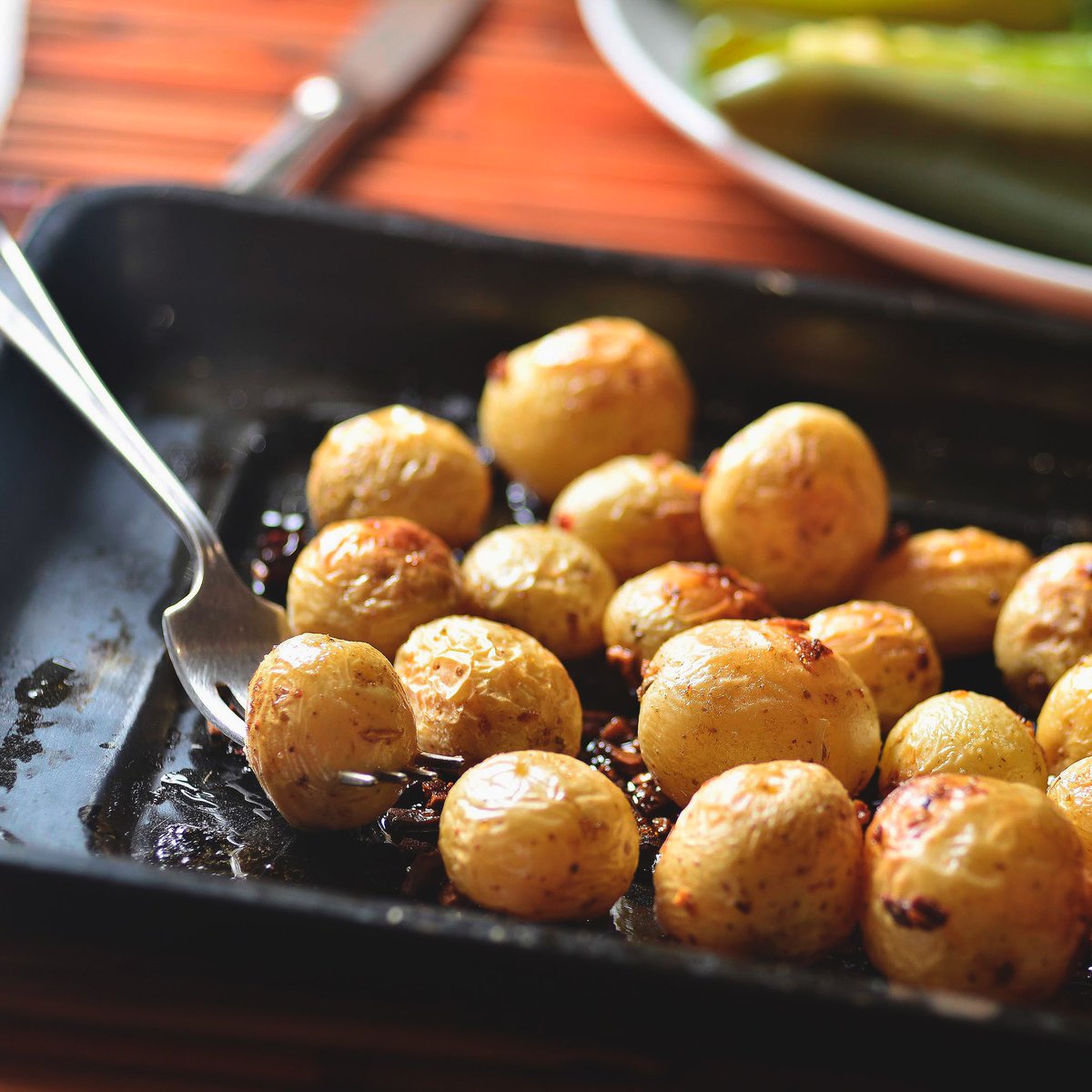 Mañana tendremos una hora más para descansar, date un gusto preparando unas ricas papas baby salteadas a la mantequilla <3