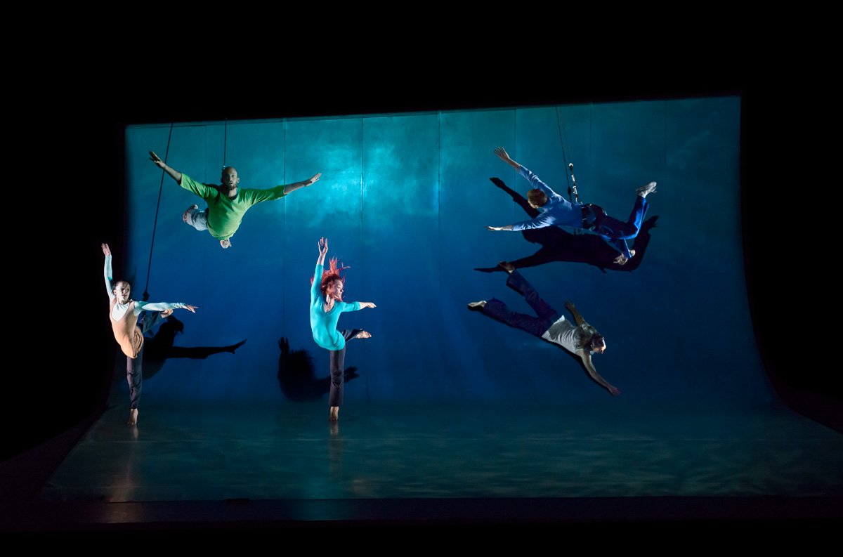 MotionhouseDT's tweet image. Did you watch Scattered during our 2016/17 tour? 🌊🎭🌍 We'd love to hear what you thought! motionhouse.co.uk/contact/feedba…