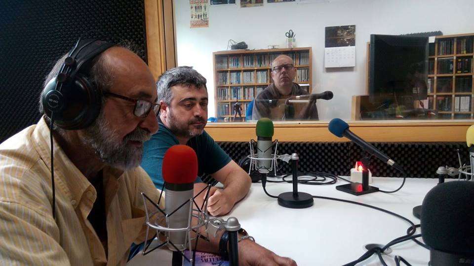 Els companys Paco i Kasta arreglant el món a @Kale_Barraka